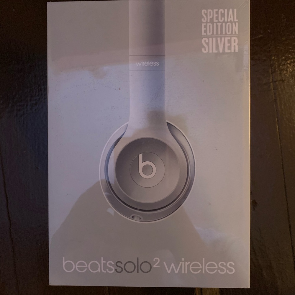Beats Solo 2 wireless headphones